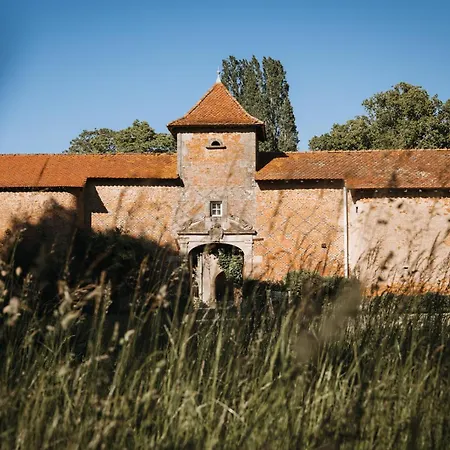 Chateau De Romecourt 度假居 *